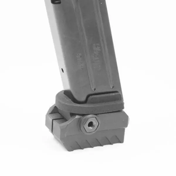 magrail-magazin-bodenplatte-adapter-sig-sauer-p320-p250-quadratisches-bodenloch-925612.webp